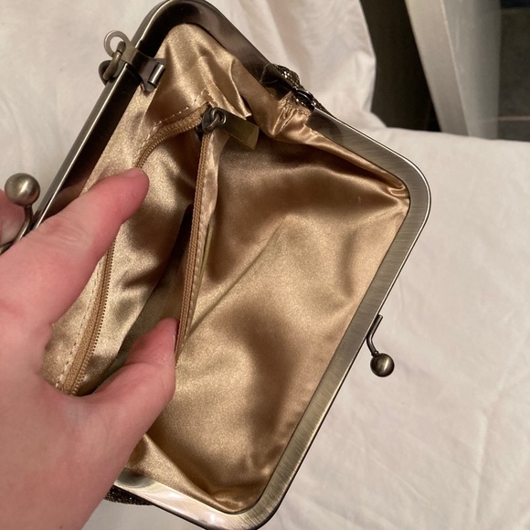 Sparkly Gold Clutch w Optional Chain - Picture 3 of 8